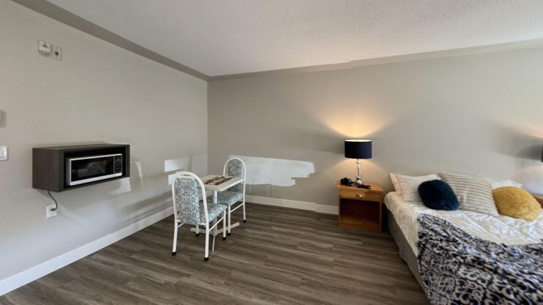 1-Queen-Bed-Studio-Whitecourt-1-Photo-2